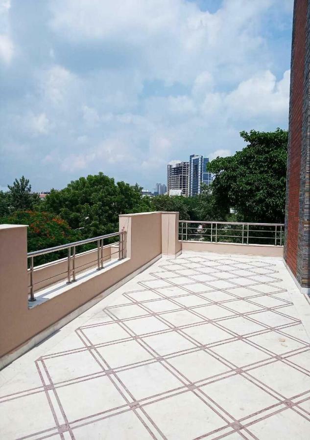 J P Residency Hotel Greater Noida Exterior photo