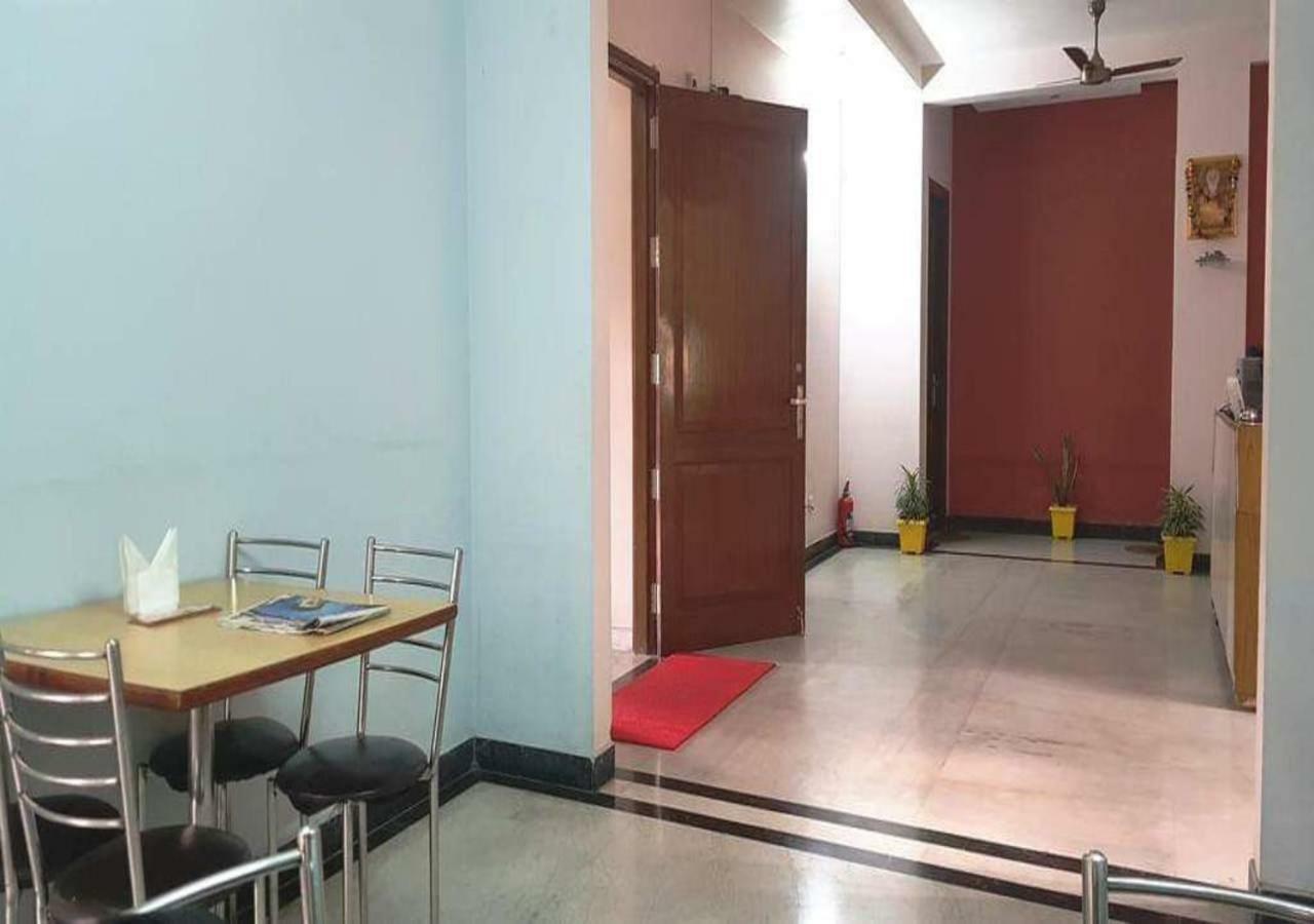 J P Residency Hotel Greater Noida Exterior photo