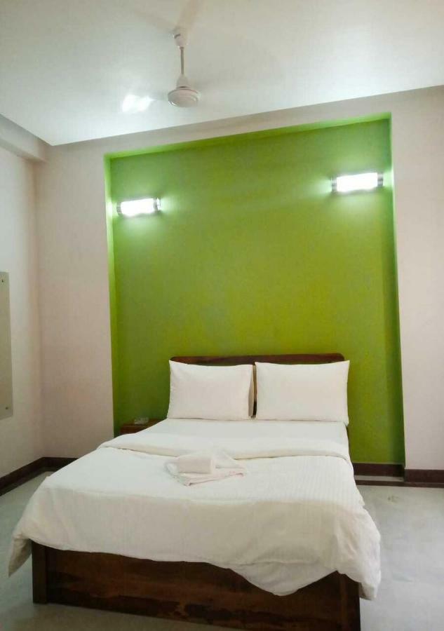 J P Residency Hotel Greater Noida Exterior photo